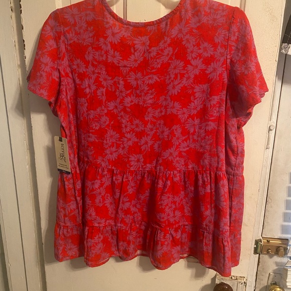 Ladies red light top - Picture 2 of 3